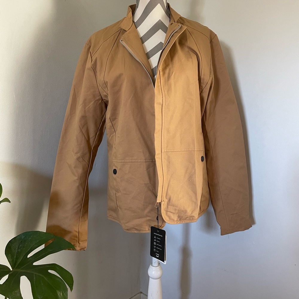 Revers jacket. Large. NWT.